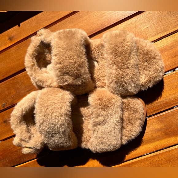 NWT Stuart Weitzman fluffy shoes Size 8 - Picture 11 of 13